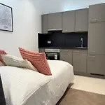 Renovated Premium Central Apartment