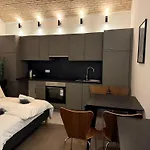 Renovated Premium Central Apartment